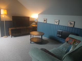 Hemma Grove, The Loft - 1