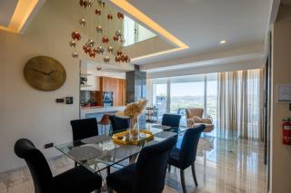 Twentyfirst Panoramic View House with Pool - 9