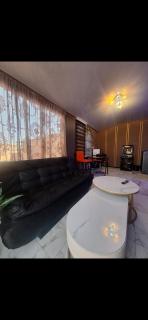 Zee's apartment - 5