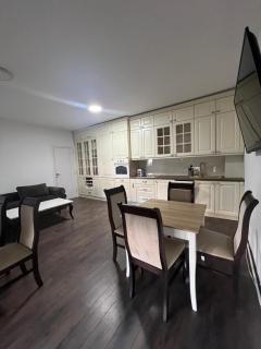 Modern Apartment with Free Parking - 6