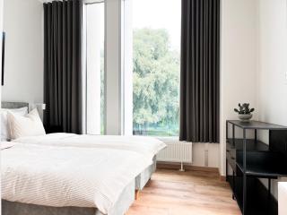 Spacious & Sunny Riverside Apartment in Tartu - 8