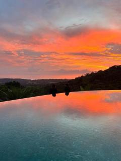 Sunset View Estate with Infinity Pool, Hot Tub, Media Room and Gym - 0