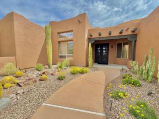 8 Bed Tucson Home Rental w/ Mountain Views - 1