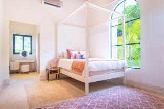 Sunset View Estate with Infinity Pool, Hot Tub, Media Room and Gym - 6