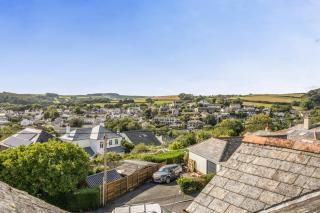 5 Bed House - Sleeps 15 - Pets - Garden - Parking - 8