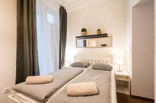 The White - 2BR apt, close to everything - 4