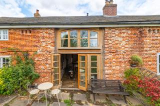 Dons Barn, Grove Farm - 5