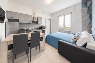 Blue Garden Como - 2BR - Free Parking - 2