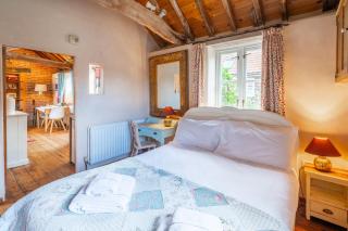 Snowdrop Cottage, Grove Farm - 8