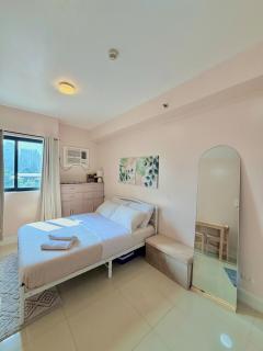 the GRAND escape - studio - 8
