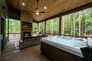 Secluded, Hot Tub, Games, Luxury, Fire pit, Pets - Broken Bow - 1