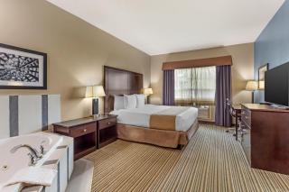 Best Western PLUS Fort Saskatchewan Inn & Suites - 3