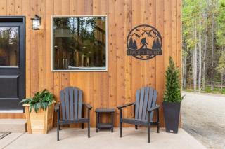 Sasquatch Hideaway-Hot Tub - 8