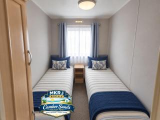 MKRJ MAXIMUM - SLEEPS 10 Parkdean Camber Sands - Pet Friendly- Private parking - 1