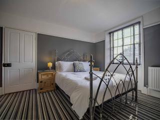 Broadstairs Viking Bay - 17th-Century Flint Cottage - 4 bedrooms - Garden - Historic Home in Heart of Town - 1