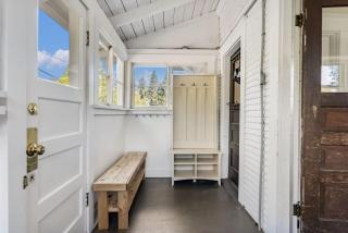 Charming Pet-Friendly Home in NE Portland - 8