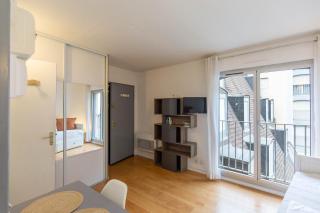 STUDIO en hyper centre, au pied des télécabines, calme avec un accès aux Bains du Rocher par jour pour une personne logement seulement composé d une cuisine et d une salle d eau - 4