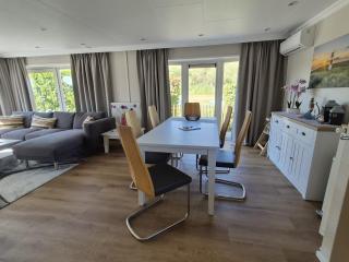 EuroParcs Schoneveld Breskens Chalet Ankerplatz mit Klima und Zaun Haus Nr B026 - 7