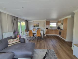 EuroParcs Schoneveld Breskens Chalet Ankerplatz mit Klima und Zaun Haus Nr B026 - 5