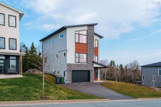 Halifax Getaway in Nature 4-bedroom House - 8