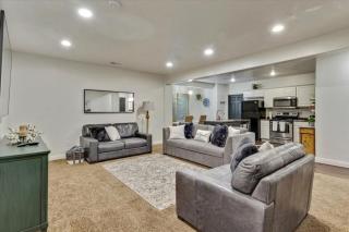 Hillside Haven-Massage-Patio - 4