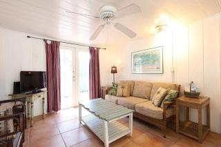 Beach Cottage Heart of Siesta Key Village For 4 - 0
