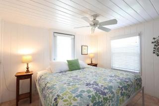 Blue Dolphin Cottage Walk To Siesta Key Beach - 9