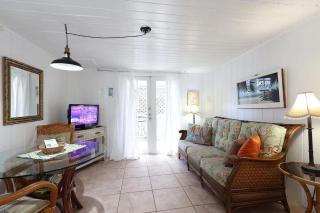 Blue Dolphin Cottage Walk To Siesta Key Beach - 4