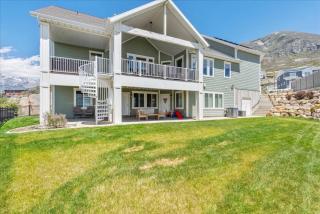 The Cedar Nest-Patio-2 Bedroom - 6