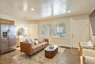 The Cedar Nest-Patio-2 Bedroom - 5