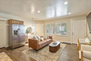 The Cedar Nest-Patio-2 Bedroom - 4