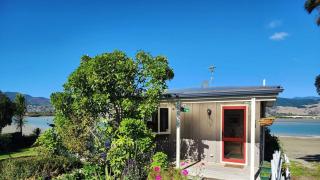 Nelson Beachside Retreat - a unique location - 7
