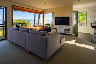 Sea La Vie in sunny Nelson. - 9