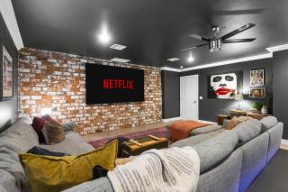 Iconic Vegas Villa : Heated Pool| Movie Room - 5