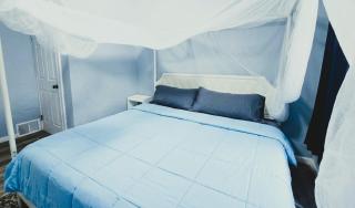Pet-Friendly 5BR Home Monthly Niagara Falls Stay - 0