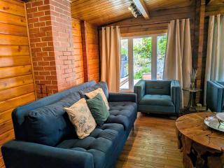 The Aviary on Lily Hill Private Forest Retreat - 3