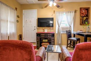 Charming Stone Mountain Studio: Deck & No Steps - 5