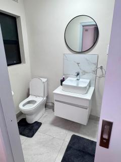 New 2BR Apartment Gated Solar 15 Min to Harare CBD - 9