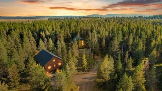 Alpenglow-2 Cabins-Hot Tub - 9