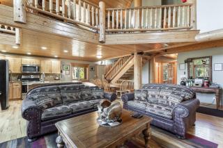Alpenglow-2 Cabins-Hot Tub - 1