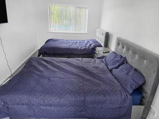 Spacious 4-Bed House, Brierley Hill - 5