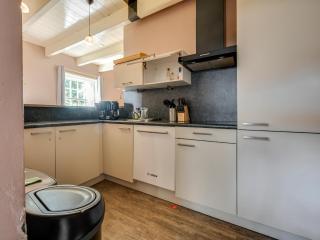 Beautiful new group home with panoramic views - 5