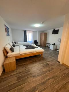 Hotel Kreuz - 1