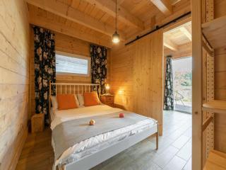 Scandinavian house overlooking the lake - 3