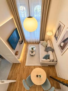 The Cozy Nest Stylish Prague Loft - 9
