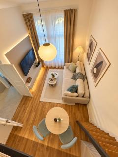 The Cozy Nest Stylish Prague Loft - 6