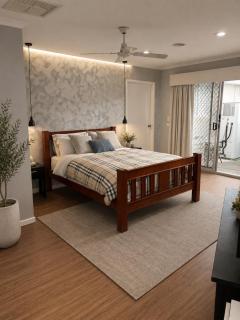Guest ensuite room with private entrance - 9