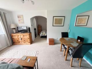 Beautiful Peaceful Studio Flat - 8