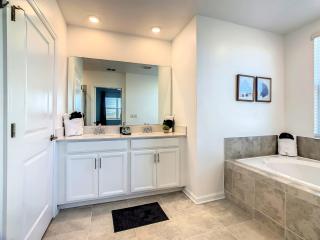 Amazing 2BR condo with 2 Clubhouses & Private Game Room - 3