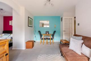 Beautiful Peaceful Studio Flat - 6